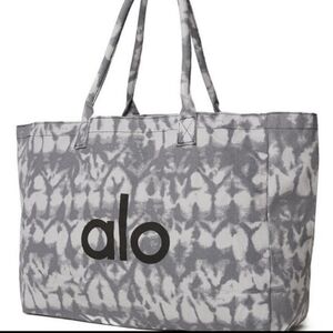 Nwt ALO Yoga Gray Tote Bag